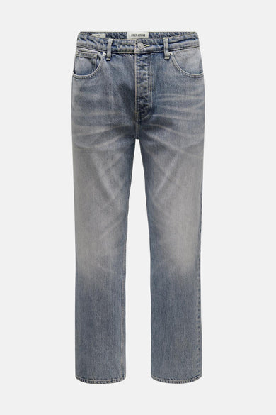 Wijde jeans van ONLY & SONS, in een vintage blauwe wassing met subtiele vervaagde details.
