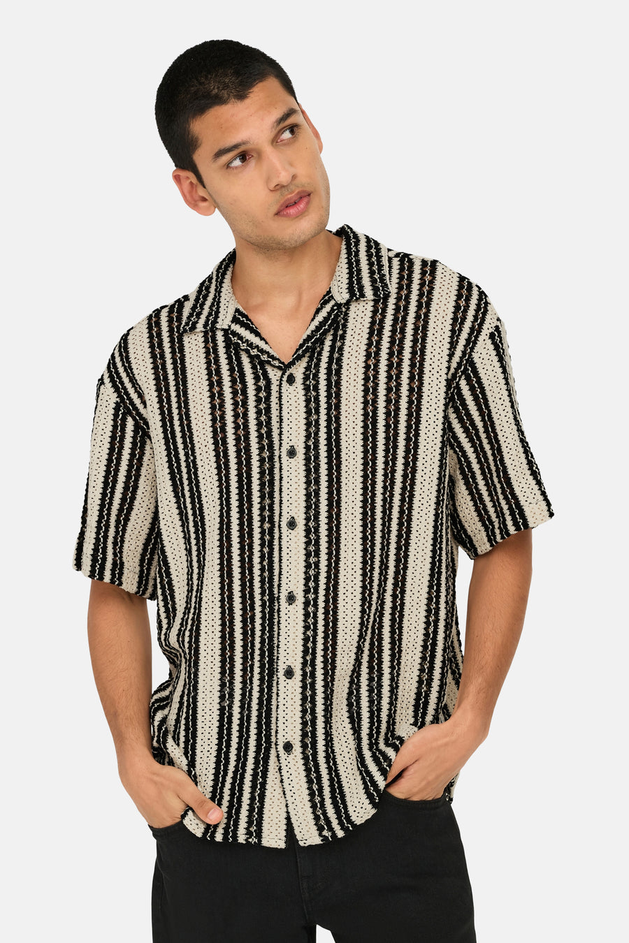 Chemise multicolore à manches courtes ONLY & SONS® à rayures verticales.