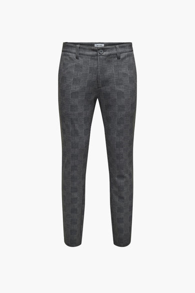 Chino gris d'ONLY & SONS avec un motif de carreaux et des plis subtils.