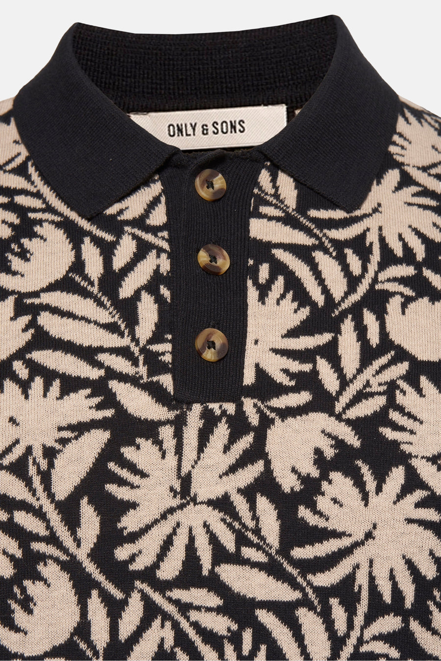 Donkerblauw-beige gestreepte polo met knopen.