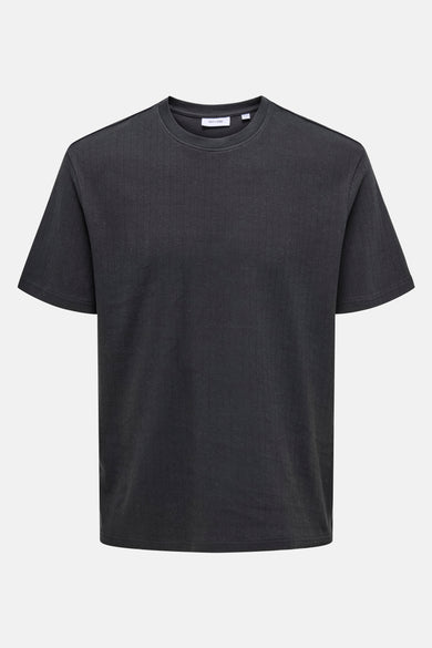 Zwart T-shirt met korte mouwen van ONLY & SONS, met verticale ribtextuur.
