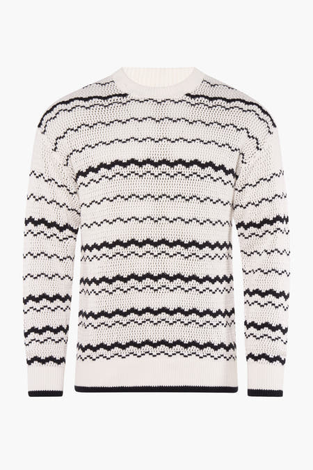 Pull blanc à col rond d'ONLY & SONS, avec un motif noir ondulé et une texture tr trée.
