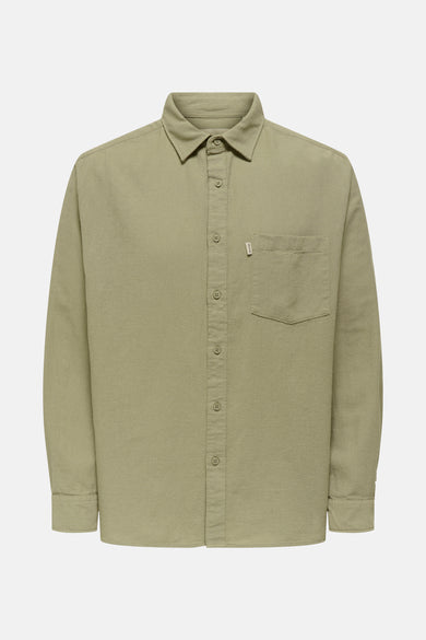 Groen heren overhemd met lange mouwen van ONLY & SONS, met borstzak en knoopsluiting.