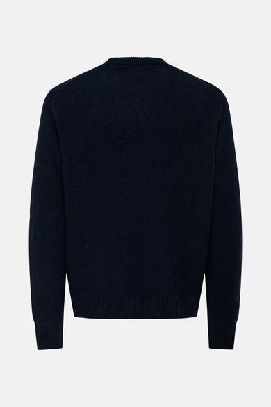 Blauwe trui met ronde hals van ONLY & SONS, effen donkere kleur en fijne gebreide textuur.