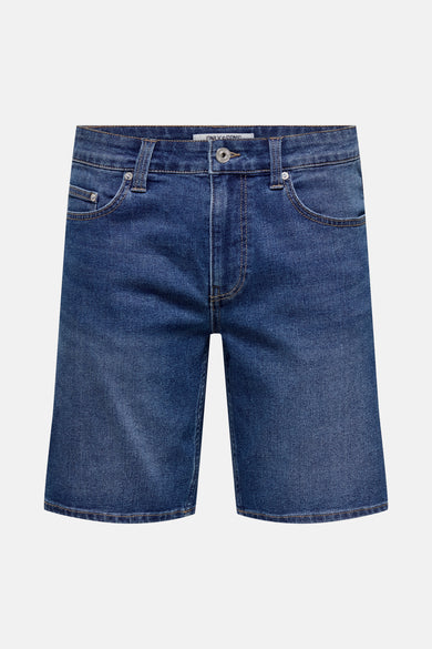 Middenblauwe denim short van ONLY & SONS, met zakken en een knoopsluiting.