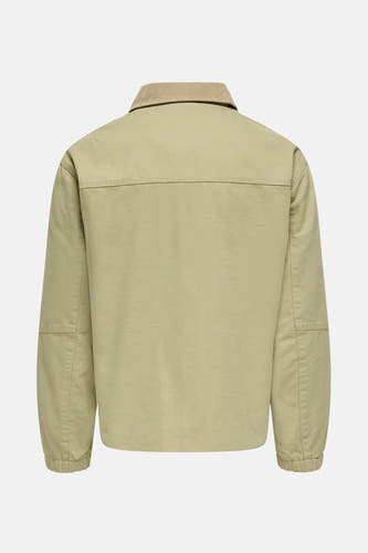 Beige korte jas van ONLY & SONS® met een bruine corduroy kraag en een rechte pasvorm.