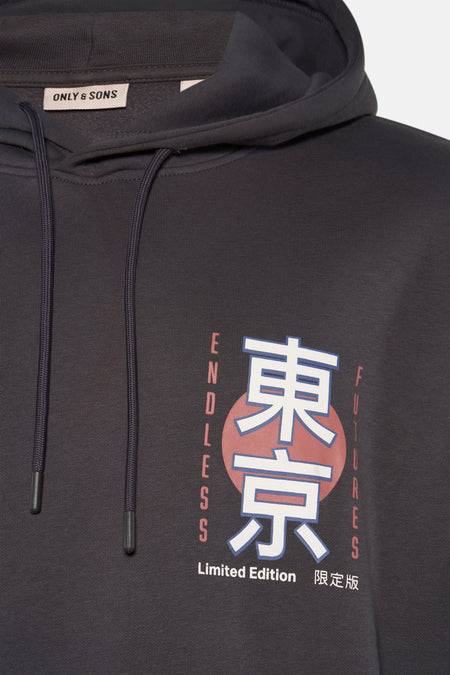 Pull gris à capuche ONLY & SONS, avec texte japonais et cordons.