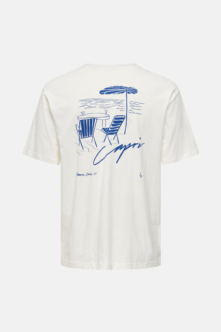 Wit T-shirt met korte mouwen van ONLY & SONS®, met blauwe Capri print op de rug.
