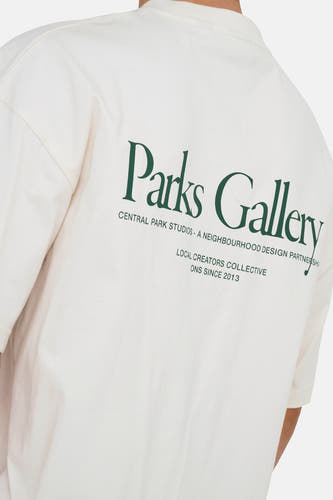 Wit T-shirt met korte mouwen van ONLY & SONS®, met groene print op de rug.
