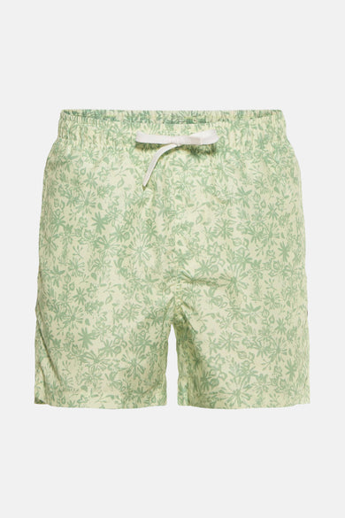 Groene zwemshort van ONLY & SONS, met bloemmotief en een witte trekkoord.