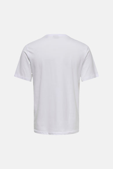 Wit T-shirt met korte mouwen van ONLY & SONS, effen rugzijde weergegeven op een lichte achtergrond.