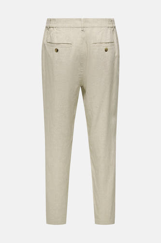 Beige linnen broek van ONLY & SONS® met elastische tailleband, twee knoopzakken en kortere pijpen, van achteren gezien.