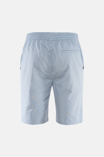 Lichtblauwe short van ONLY & SONS® met elastische tailleband, zij- en achterzak, achteraanzicht.