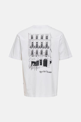 Wit T-shirt met korte mouwen van ONLY & SONS®, met een zwart-wit print van een gebouw op de achterkant.
