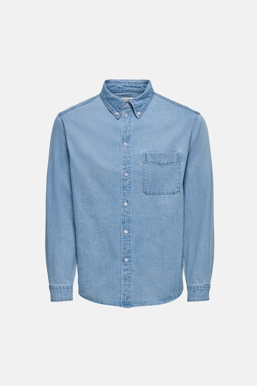 Lichtblauw denim jeanshemd van ONLY & SONS®, met lange mouwen en een borstzakje.