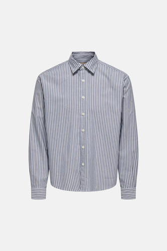Blauw gestreept overhemd met lange mouwen van ONLY & SONS®, met een klassieke kraag en knoopsluiting.