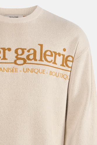 T-shirt écru avec col rond de ONLY & SONS®, avec des détails brodés.