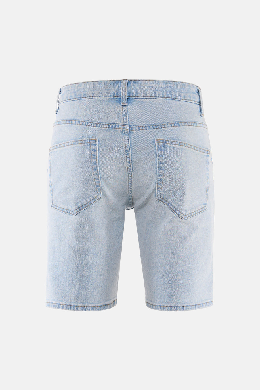 Short en jean bleu clair ONLY & SONS®, vue arrière avec poches plaquées au dos et passants de ceinture.