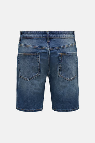 Short en jean en denim bleu moyen, de ONLY & SONS®, avec poches arrière et un délavage classique.