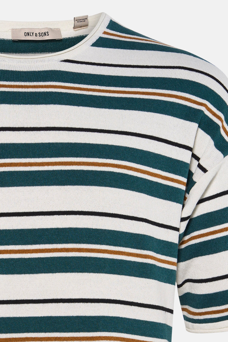 Gestreepte T-shirt in wit en donkergroen van ONLY & SONS, met bruine en zwarte accentstrepen en korte mouwen.