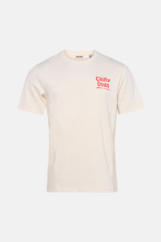 Ecru T-shirt met korte mouwen van ONLY & SONS, met rode opdruk van "Chilly Dogs" op de borst.
