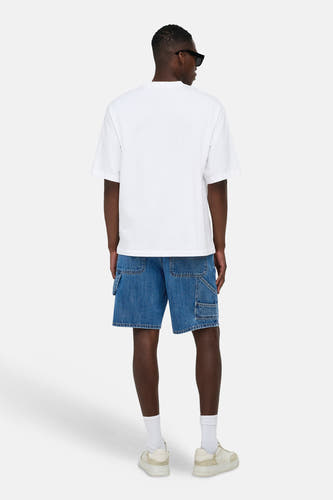 Short en jean bleu de ONLY & SONS® avec poches utilitaires, vue de dos.