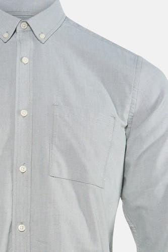 Chemise verte à manches longues de ONLY & SONS®, avec poche poitrine et fermeture à boutons.