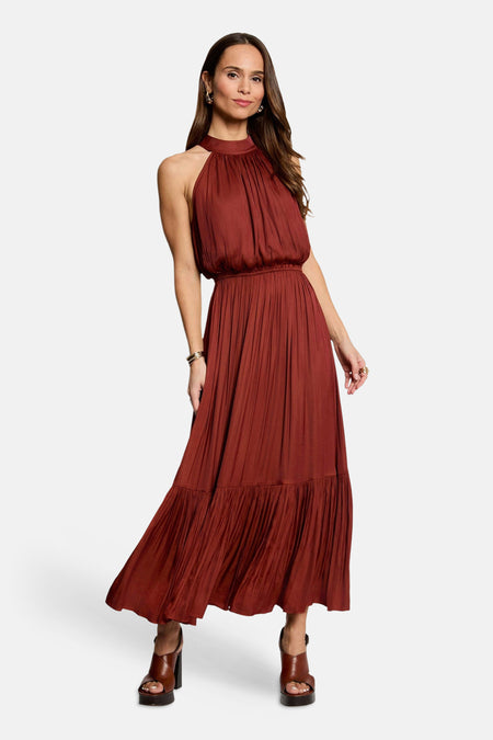 Robe courte sans manches Morgan De Toi à encolure licou, taille élastique et ourlet plissé, vue arrière.