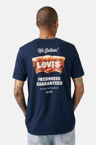 Blauw T-shirt met korte mouwen van Levi's, met op de rug een pizza-print.