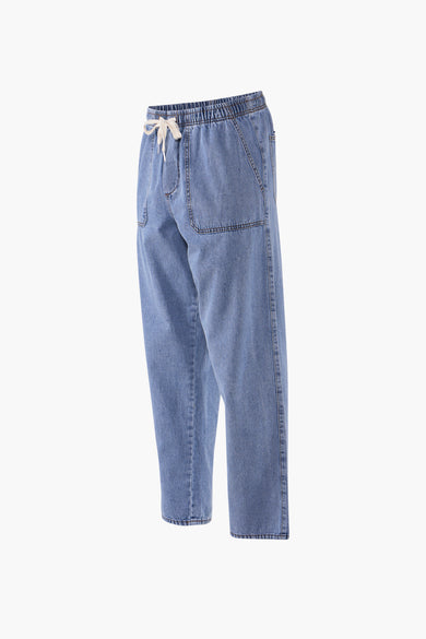 Lichtblauwe denim jeans met elastische tailleband van REDEFINED REBEL, voorzien van witte trekkoord en zakken, front view
