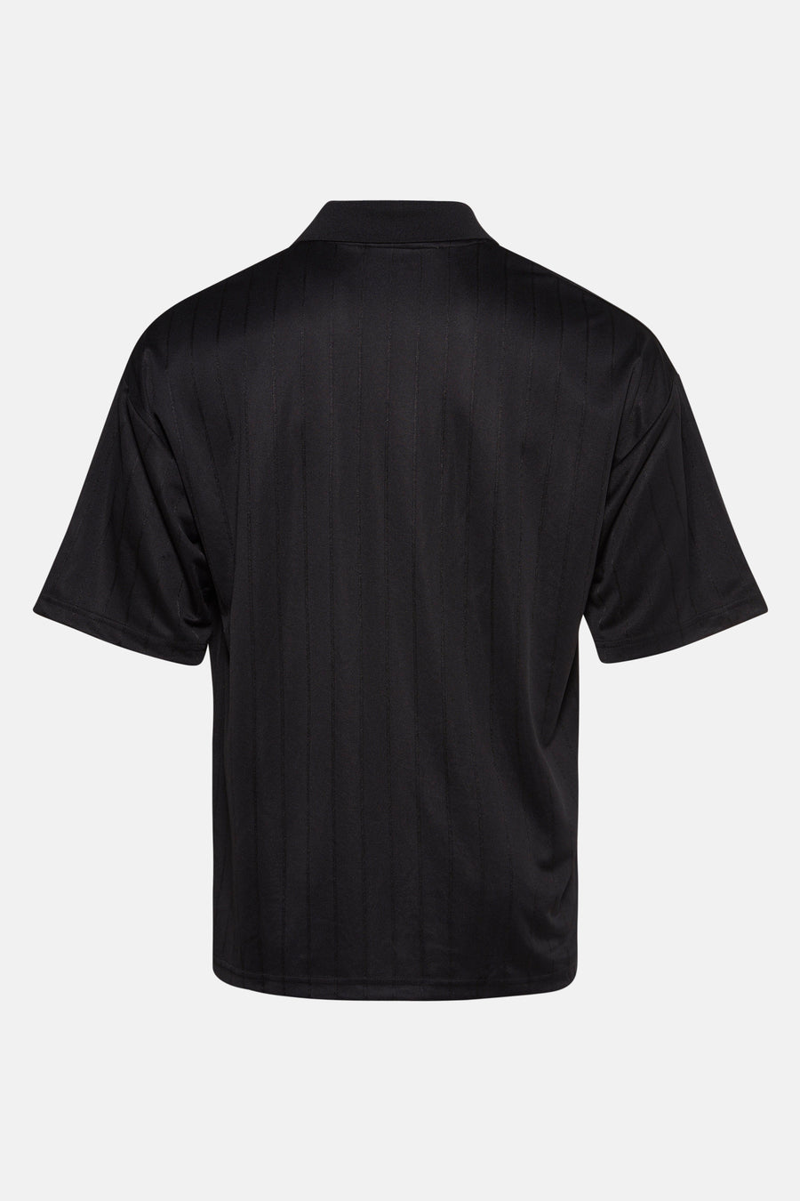 Zwart T-shirt met korte mouwen van THEJOGGCONCEPT, met een subtiel verticaal streepjespatroon op de achterkant.