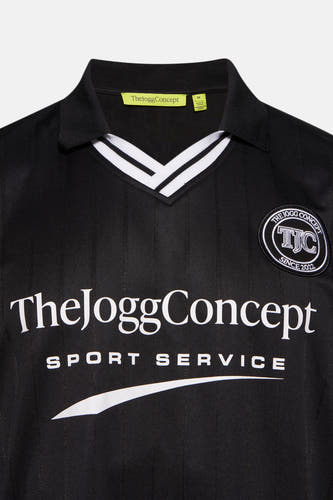 Zwart T-shirt met korte mouwen van THEJOGGCONCEPT, met witte details op de kraag en het logo.

