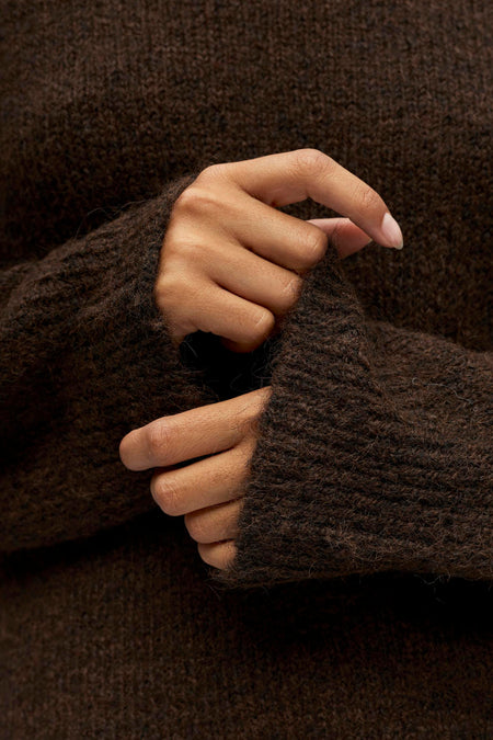 Pull col O - Seal Brown