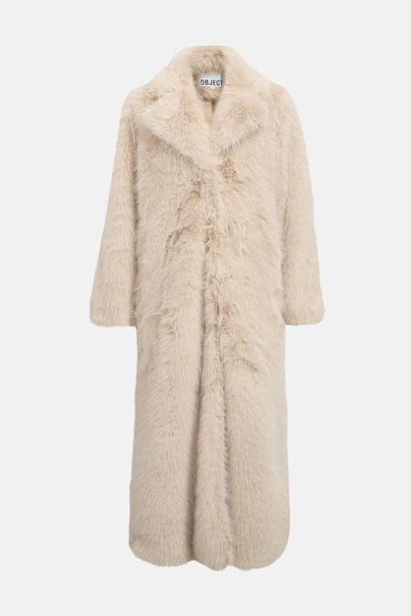 Ecru lange jas van OBJECT, met een zachte faux fur textuur en een klassieke kraag.
