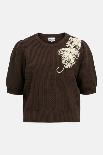 Pull marron d'OBJECT avec manches courtes bouffantes et broderies blanches décoratives sur la poitrine.