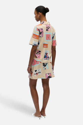 Chemise multicolore à manches courtes de OBJECT, avec un motif graphique frappant et portée avec une jupe assortie.