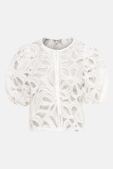 Witte blouse met korte mouwen van OBJECT, met bloemenkant en knoopsluiting aan de voorzijde.
