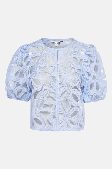Blauw blouse met korte mouwen van OBJECT, met kanten bloempatroon en knoopsluiting.

