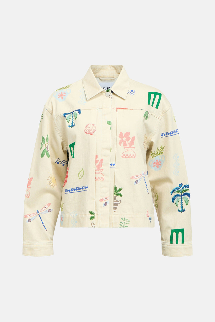 Manteau court beige d'OBJECT, avec divers imprimés d'été colorés.