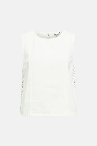 Witte mouwloze blouse van OBJECT met ronde hals, knoopsluiting achter en gevlochten details aan de zijkanten.