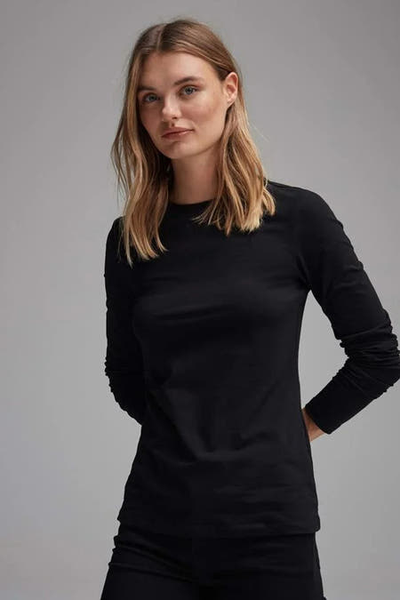Zwart T-shirt met lange mouwen van OPUS, effen en casual.