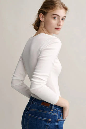 Wit T-shirt met lange mouwen van OPUS, getailleerd model en effen stof.