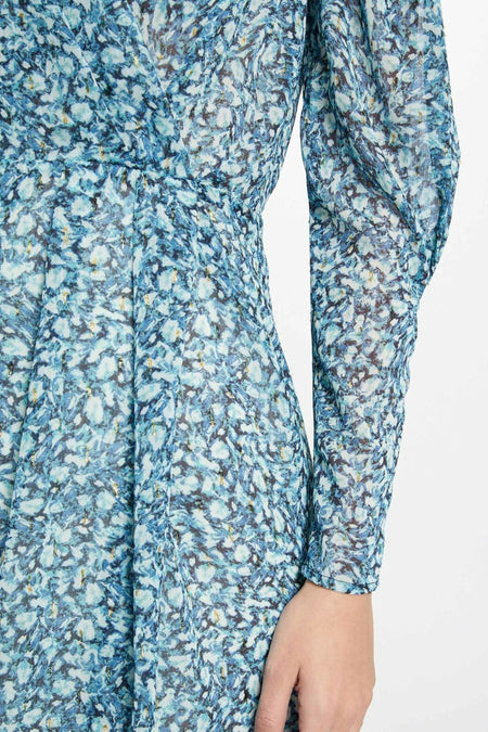 Blauw kort kleedje van Morgan De Toi met lange mouwen en een blauw bloemmotief.