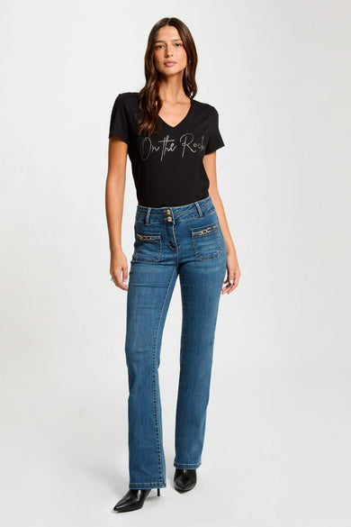 Zwart T-shirt met korte mouwen van Morgan De Toi, met zilverkleurige tekstprint en een V-hals.