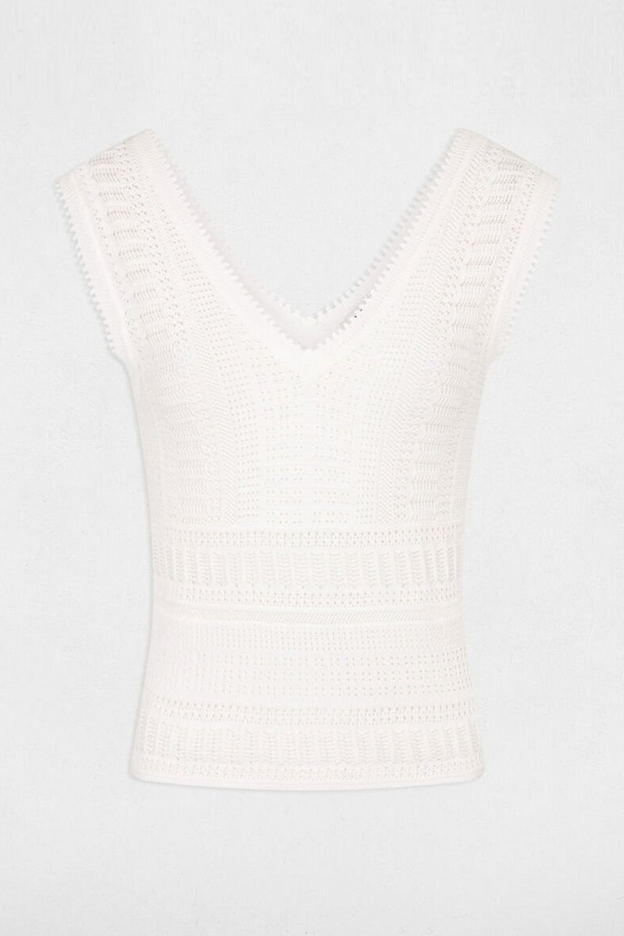 Witte top zonder mouwen van Morgan De Toi, met open gebreid patroon en V-hals.