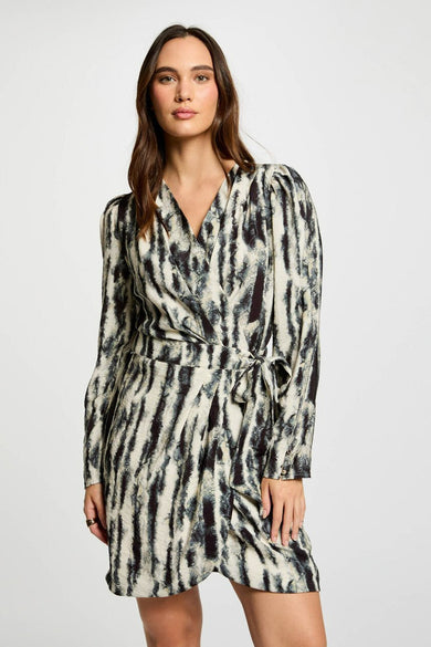 Kleedje met lange mouwen multicolor van Morgan De Toi, met een verticale streepjes print en een ceintuur in de taille.