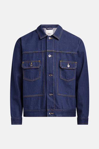 Donkerblauwe jeansjas van REDEFINED REBEL, met borstzakken en knoopsluiting.