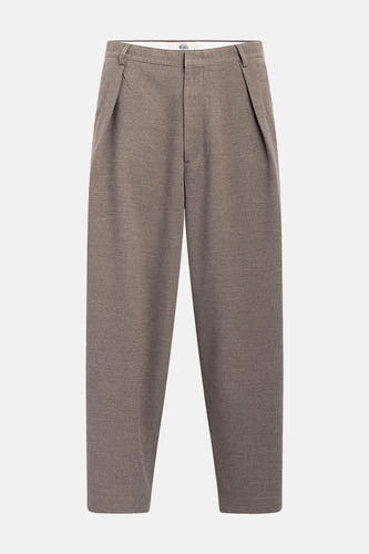 Bruine broek van REDEFINED REBEL, met plooien en een losse pasvorm.