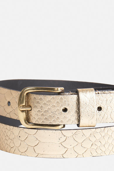 Gouden riem van Legend met een reptielenprint en een gouden gesp.
