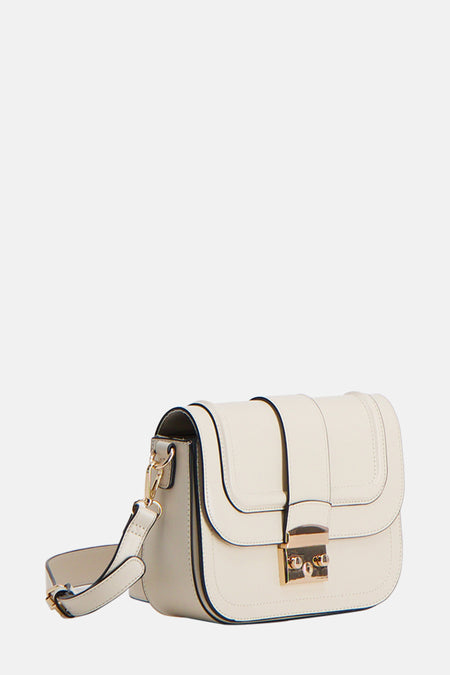 Beige schoudertas van Morgan De Toi met goudkleurige details en een verstelbare schouderband.
